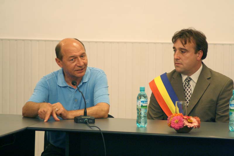 Basescu si Pistritu la discutii